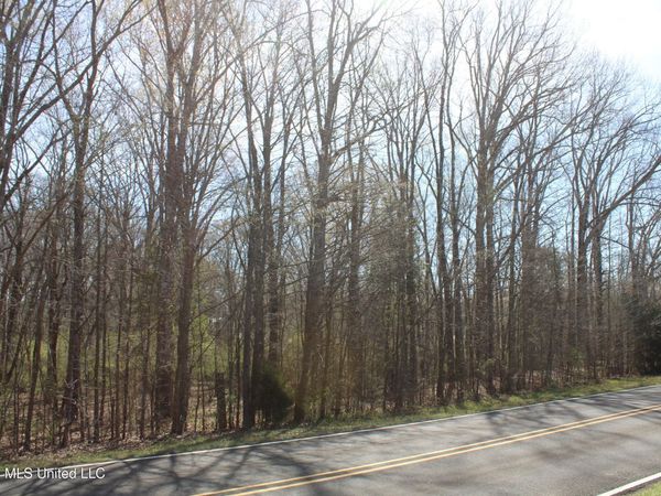 8 Barton Desoto Road, Olive Branch, MS 38654