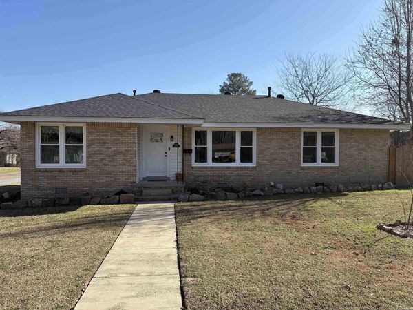 702 S 13TH Street, Arkadelphia, AR 71923