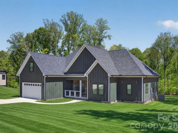 2002 Plain Field Drive, Bessemer City, NC 28016