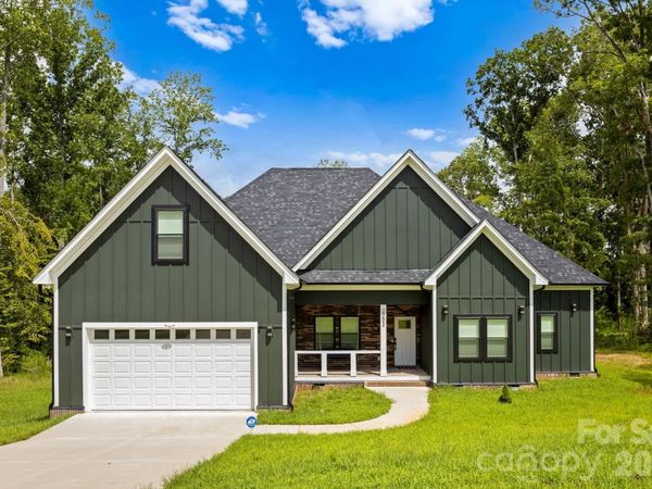 2002 Plain Field Drive, Bessemer City, NC 28016