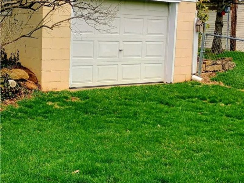 335 Walker Drive, Zanesville, OH 43701 Photo 10