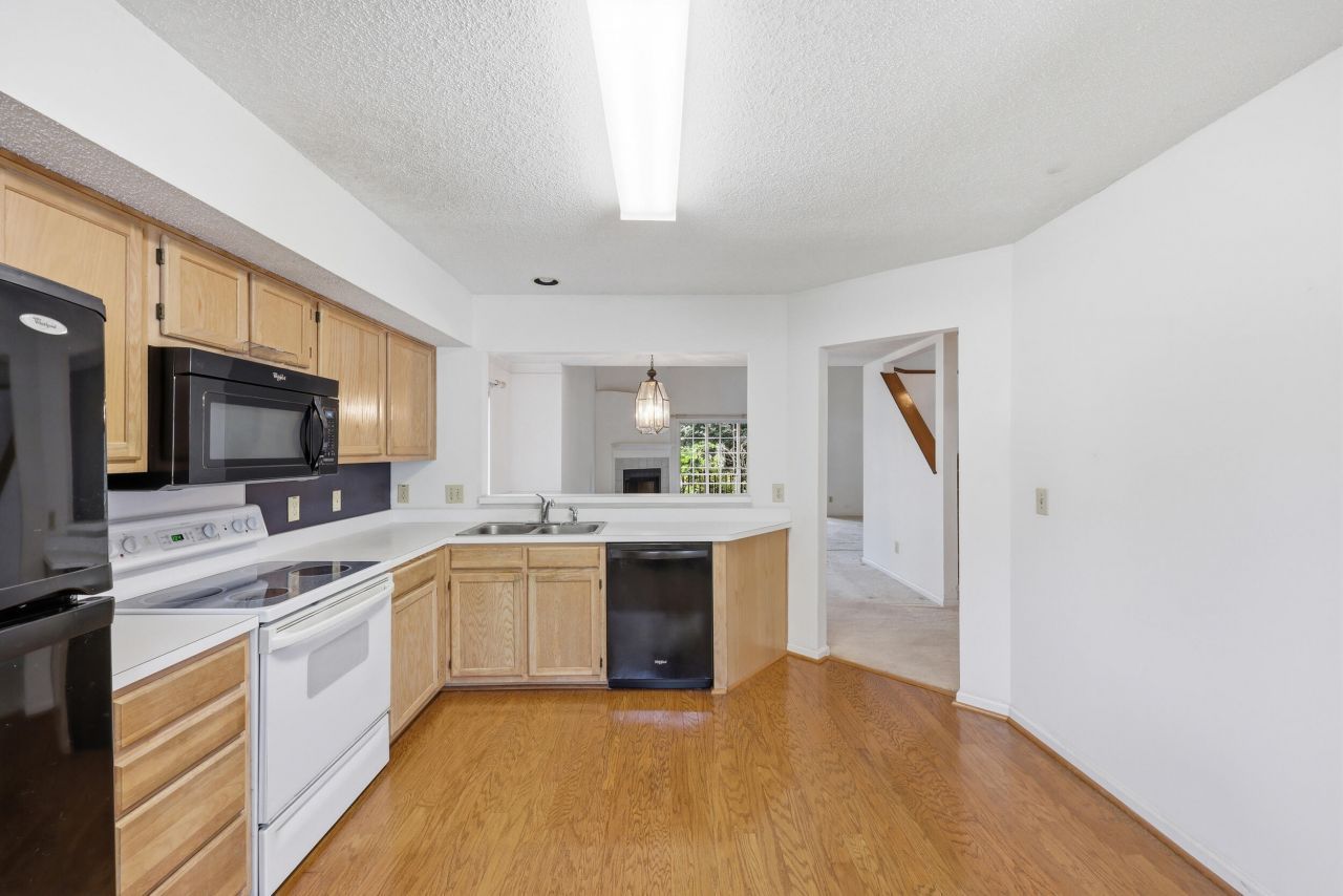 1364 Center Lake Drive Photo 11