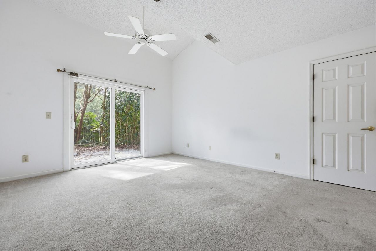 1364 Center Lake Drive Photo 13