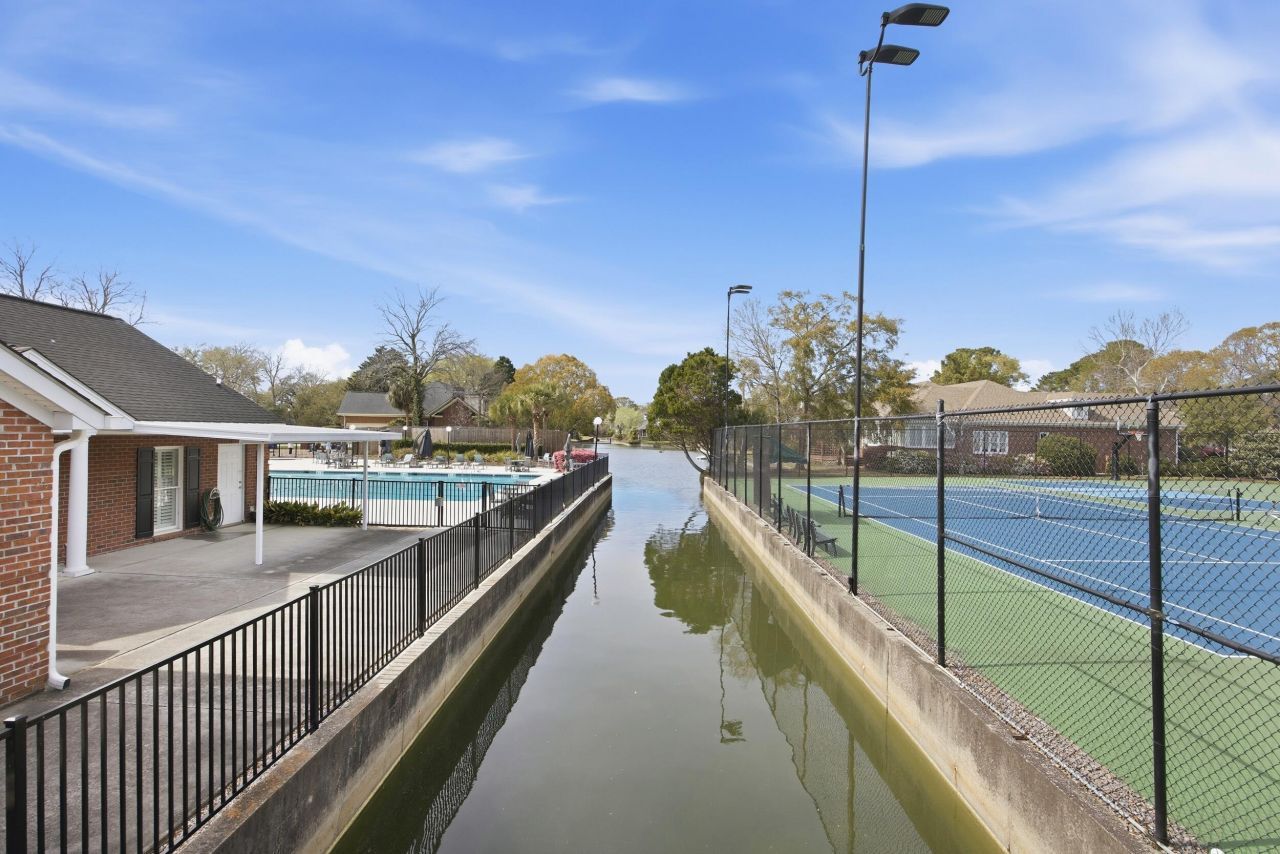 1364 Center Lake Drive Photo 28