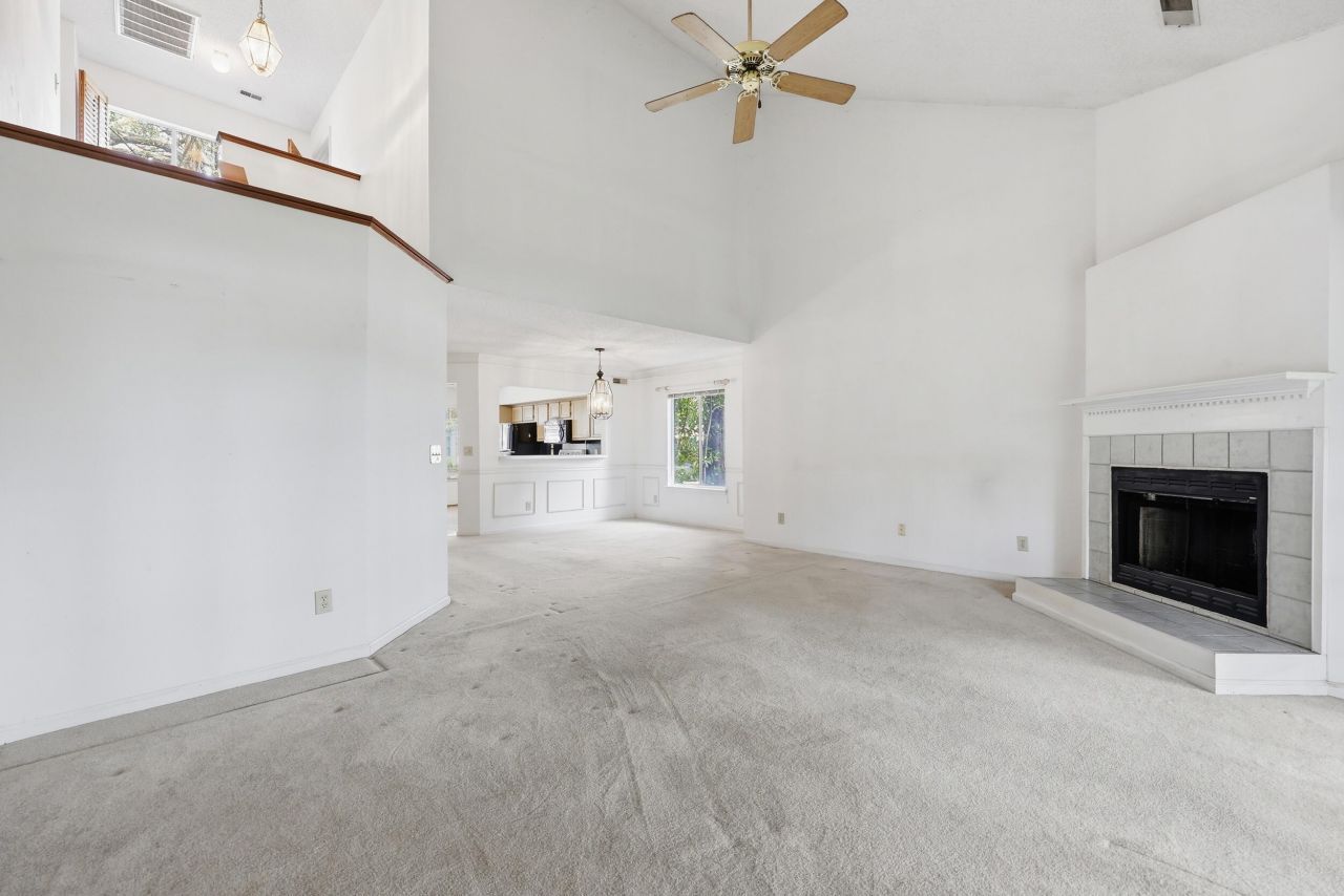 1364 Center Lake Drive Photo 7