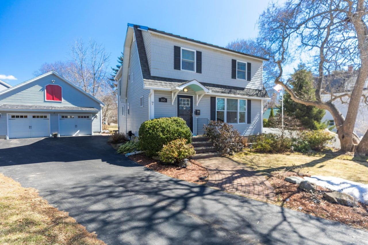 165 Cutts Street, Portsmouth, NH 03801 Main Photo