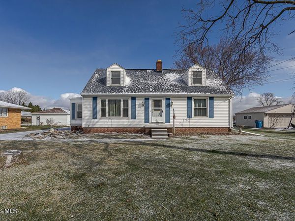 5837 Seaman Road, Oregon, OH 43616