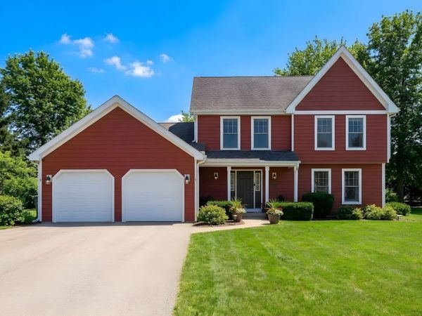 11N215 Capulet Circle, Elgin, IL 60124