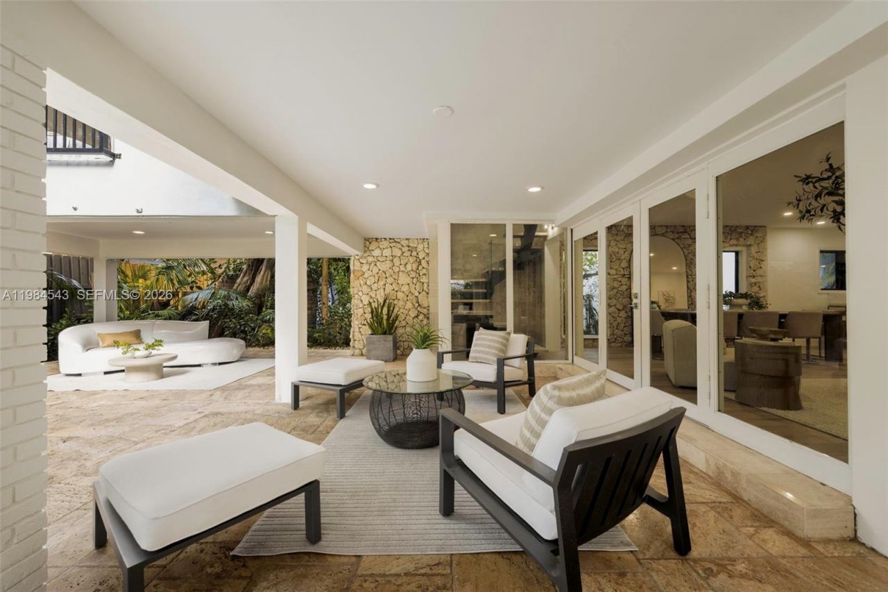 3090 Kirk St, Coconut Grove, FL 33133 Photo