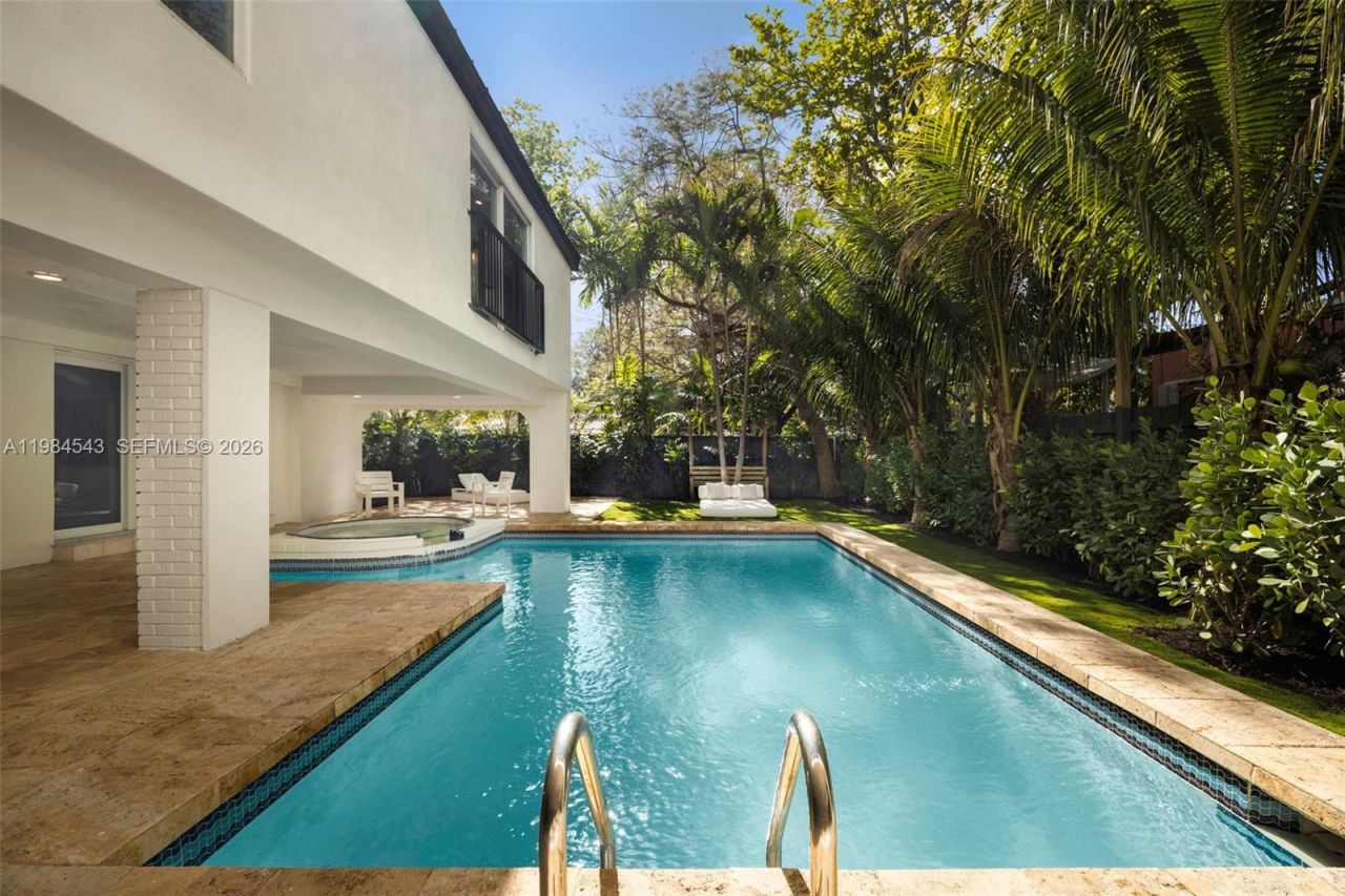 3090 Kirk St, Coconut Grove, FL 33133 Photo