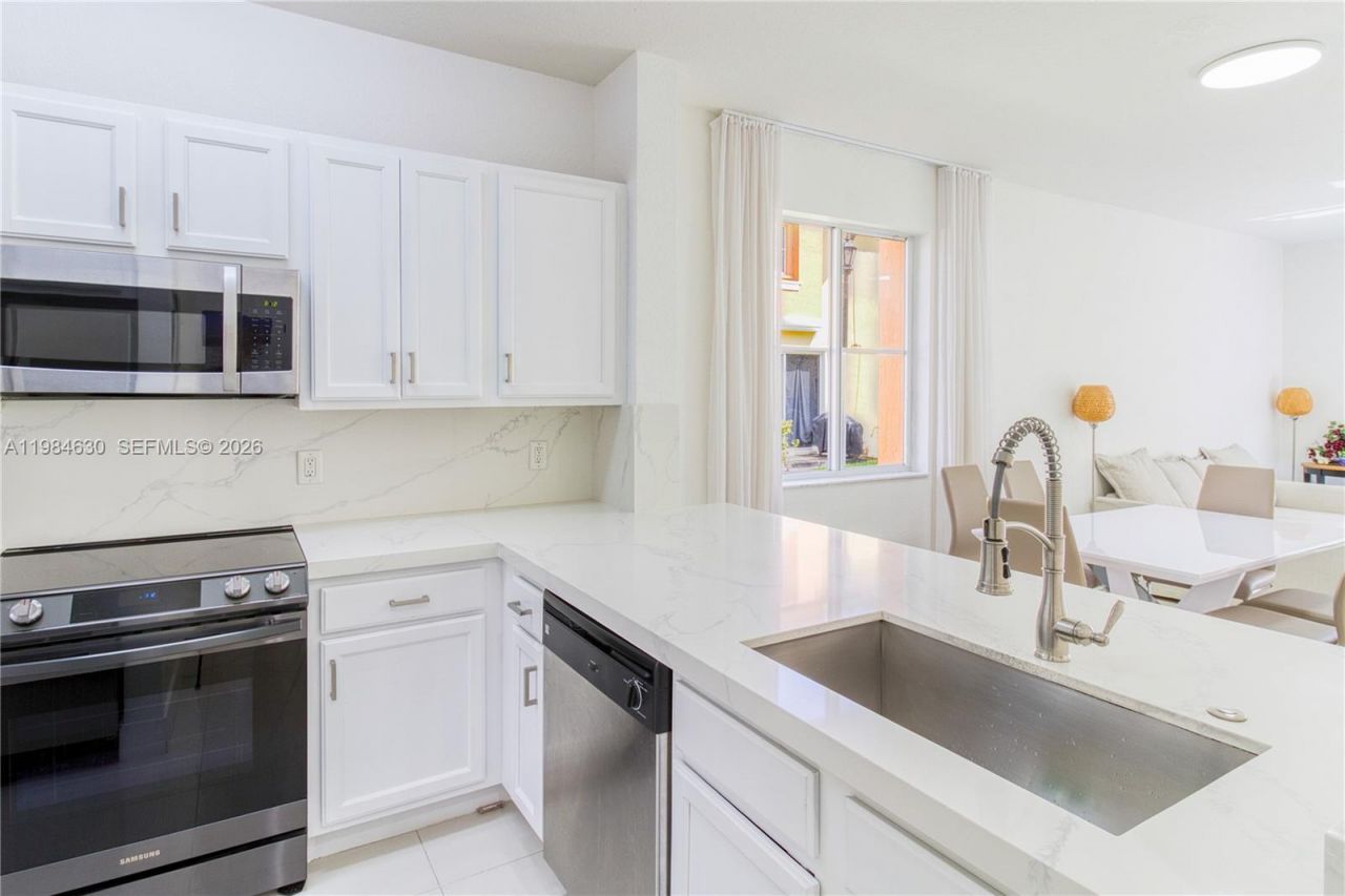 8920 SW 18th St, Miramar, FL 33025 Photo