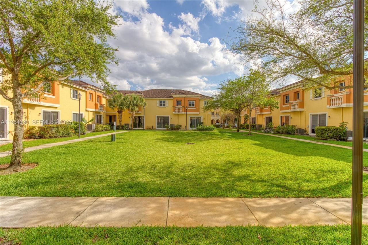 8920 SW 18th St, Miramar, FL 33025 Photo