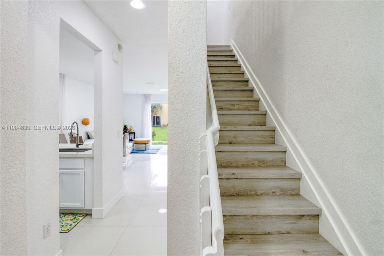 8920 SW 18th St, Miramar, FL 33025 Photo