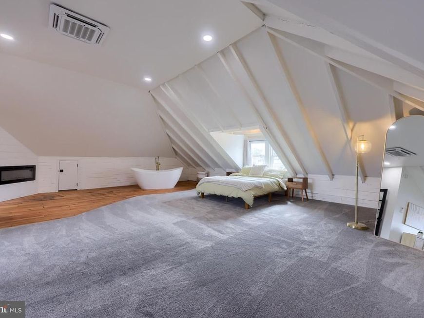 136 E Harrisburg Avenue, Elizabethtown, PA 17022 Main Photo