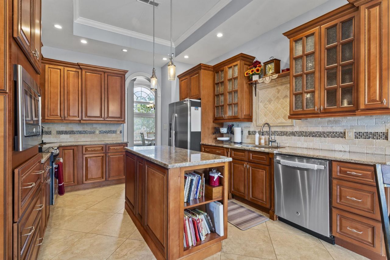 4017 Atalaya Pl. Photo 8