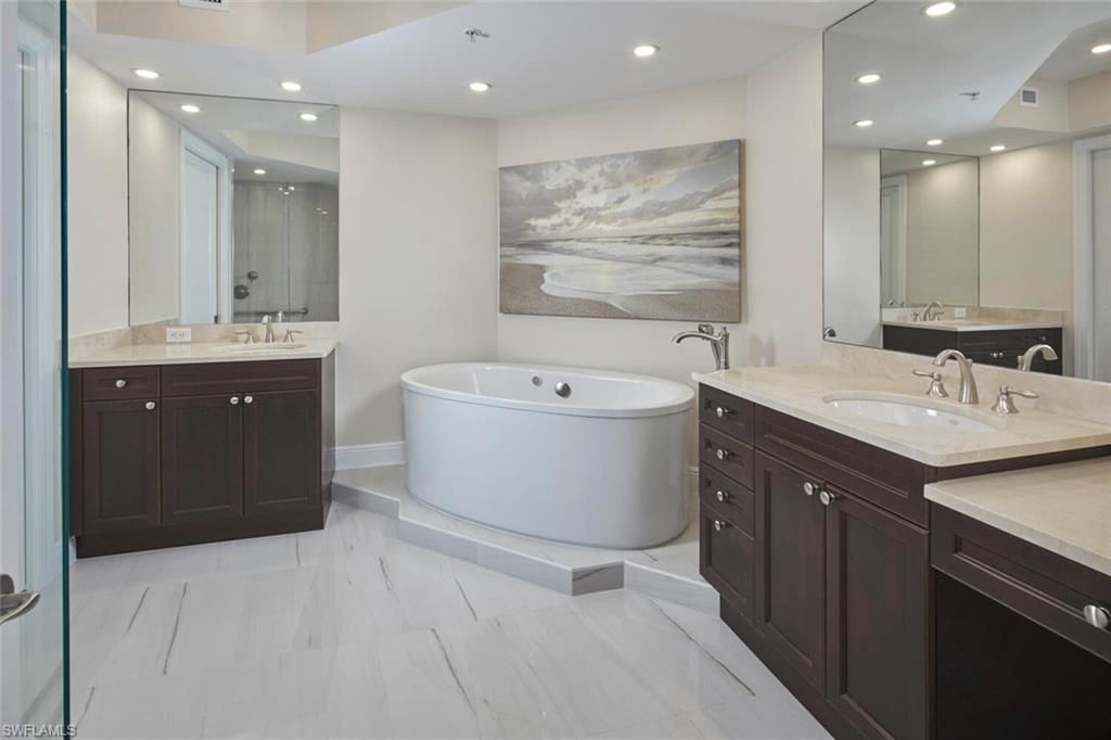 23850 Via Italia Cir, Unit 2004, Estero, FL 34134 Photo