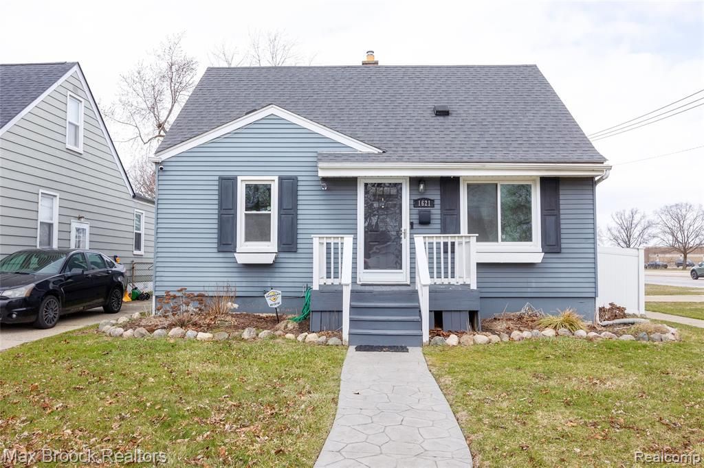 1621 Whitcomb Avenue, Royal Oak, MI 48073 Main Photo