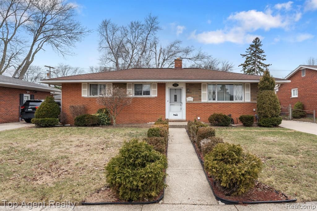 9001 Shannon Drive, Sterling Heights, MI 48314 Main Photo