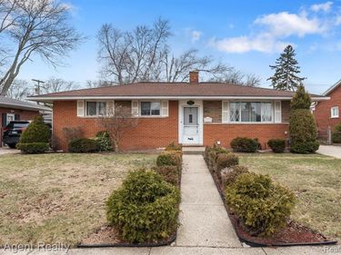 9001 Shannon Drive, Sterling Heights, MI 48314