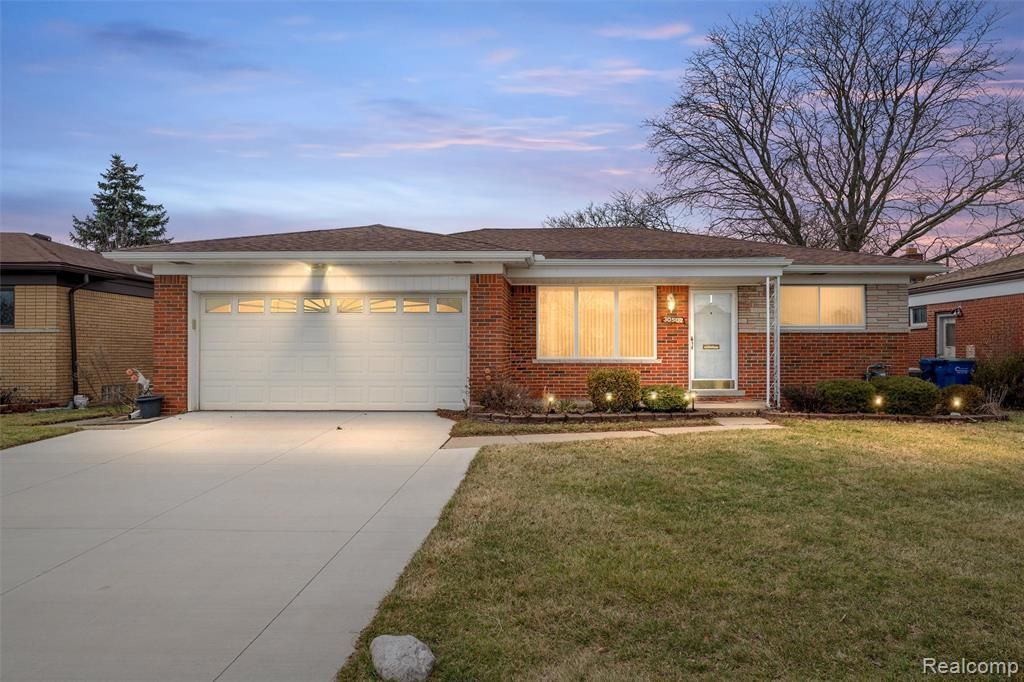 30507 Moulin Ave Avenue, Warren, MI 48088 Main Photo