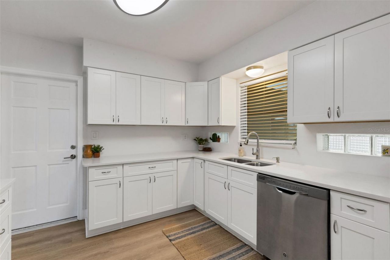 7912 Garden Drive N, Saint Petersburg, FL 33710 Photo