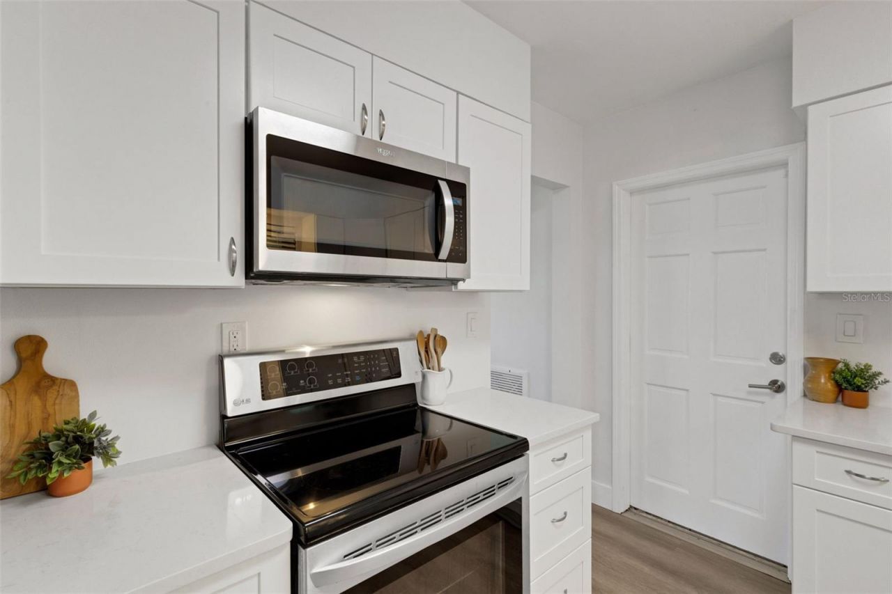 7912 Garden Drive N, Saint Petersburg, FL 33710 Photo