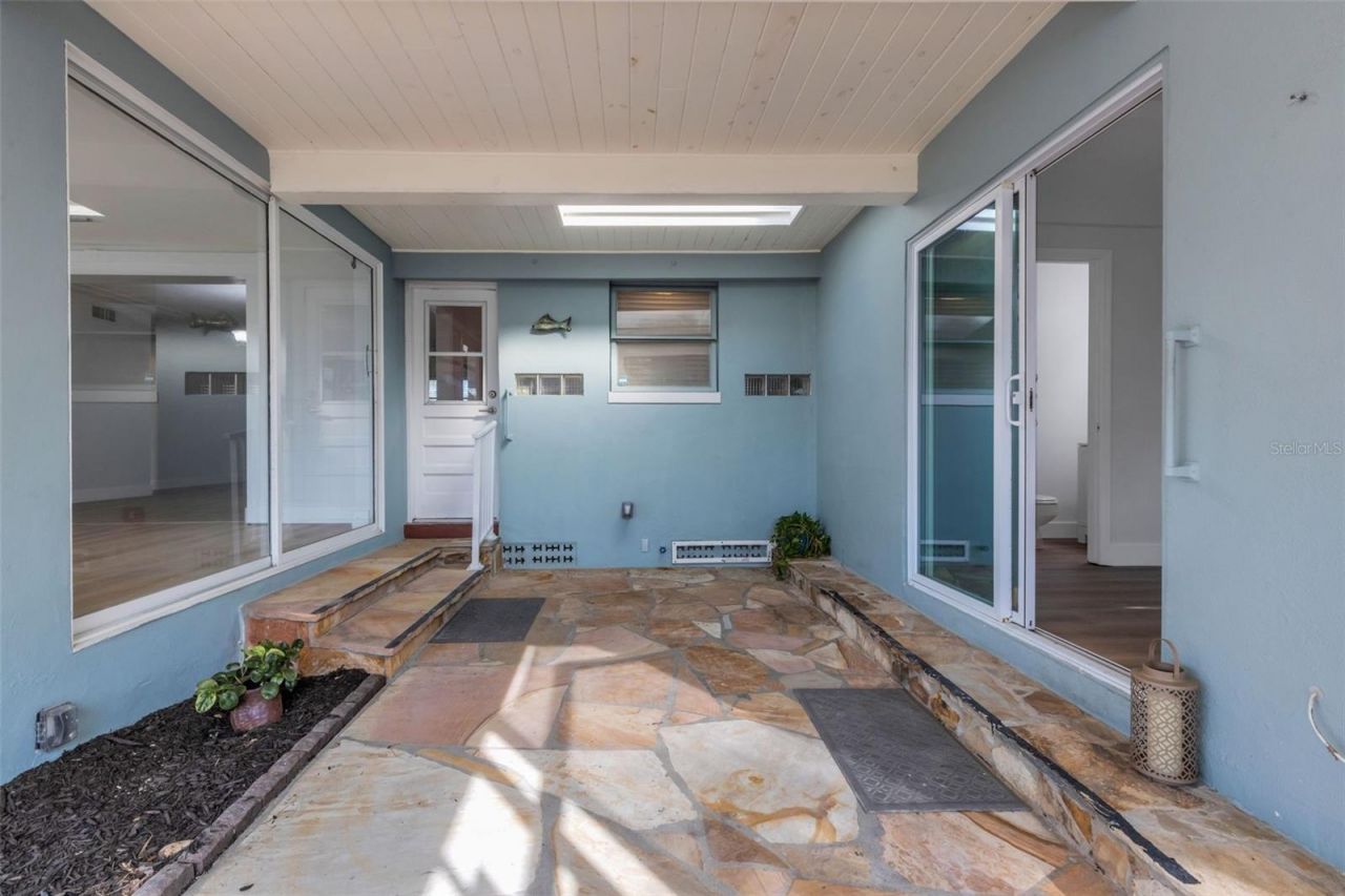 7912 Garden Drive N, Saint Petersburg, FL 33710 Photo