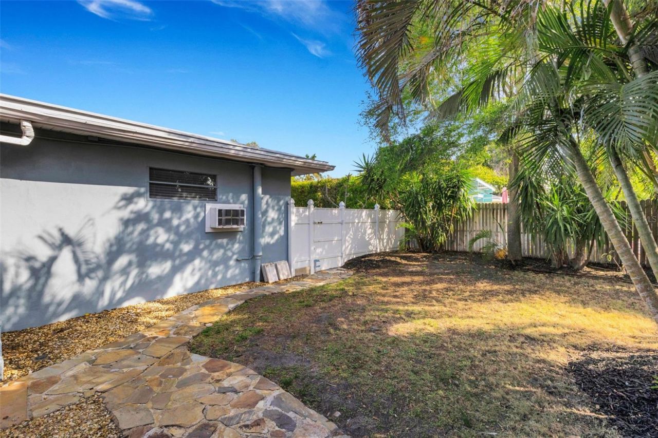 7912 Garden Drive N, Saint Petersburg, FL 33710 Photo