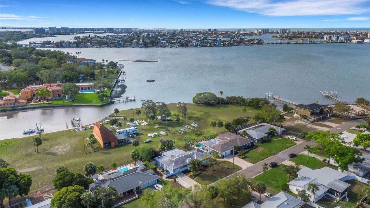 7912 Garden Drive N, Saint Petersburg, FL 33710 Photo