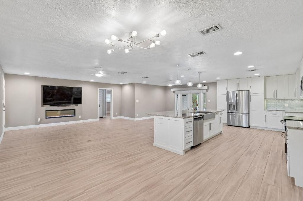 1611 Sunnyhills Drive , Brandon, FL 33510 Photo