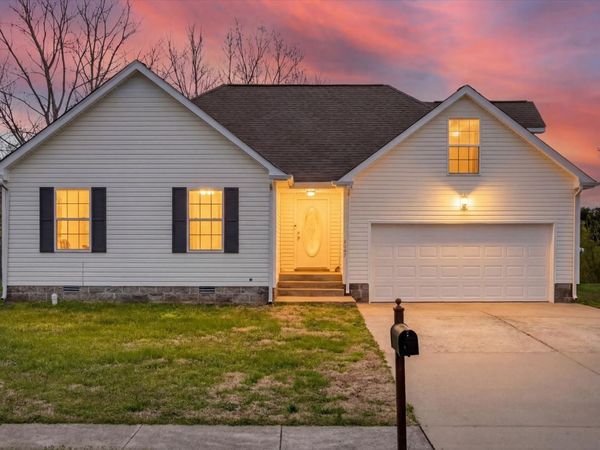 3609 Aurora Dr, Clarksville, TN 37040