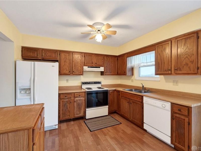 1845 S Bayberry Drive, Miamisburg, OH 45342 Photo 16