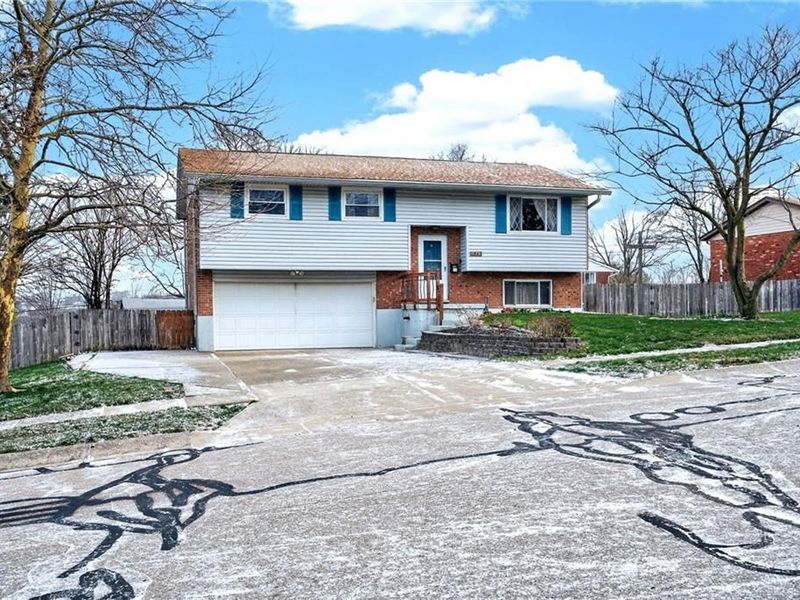 1845 S Bayberry Drive, Miamisburg, OH 45342 Photo 2