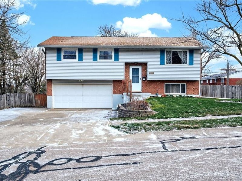 1845 S Bayberry Drive, Miamisburg, OH 45342 Photo 3