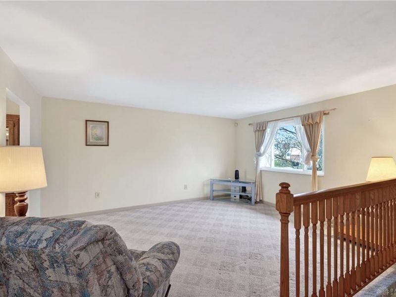 1845 S Bayberry Drive, Miamisburg, OH 45342 Photo 7