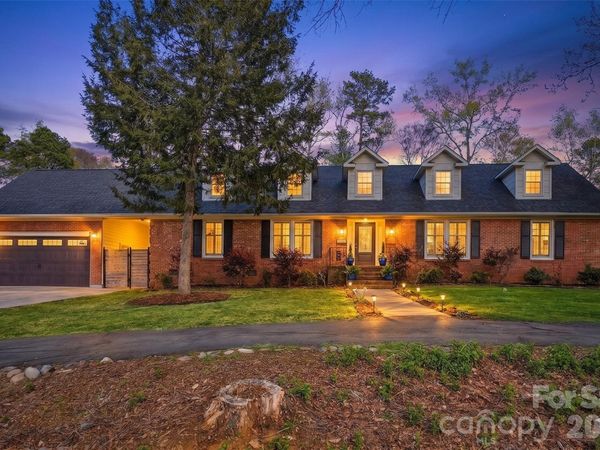 6123 Lake Providence Lane, Charlotte, NC 28277