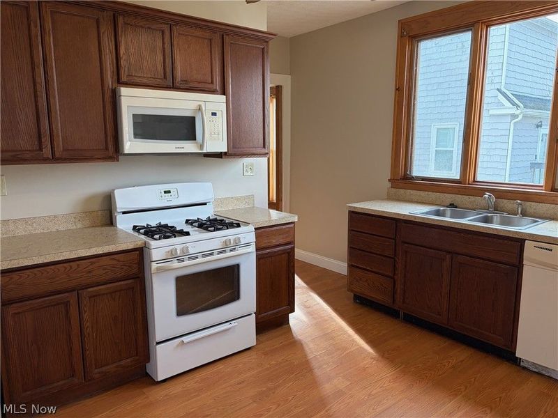 365 S Prospect Street , Medina, OH 44256 Photo 4