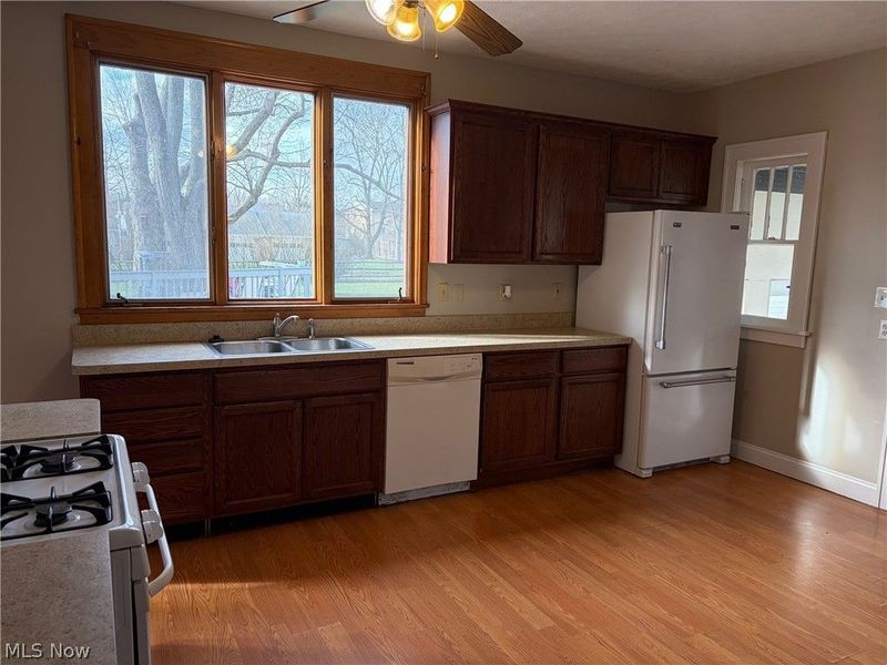 365 S Prospect Street , Medina, OH 44256 Photo 5