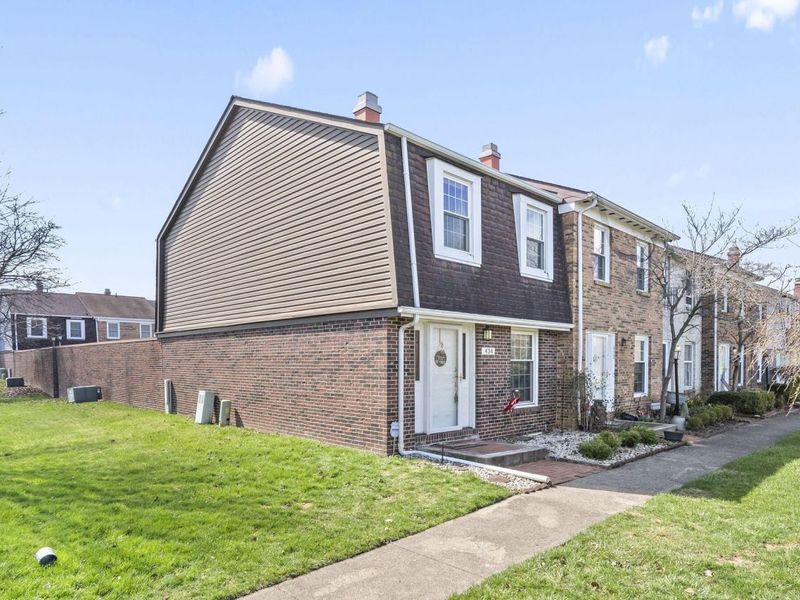 434 Pamlico Street, Unit 1, Columbus, OH 43228 Photo 3