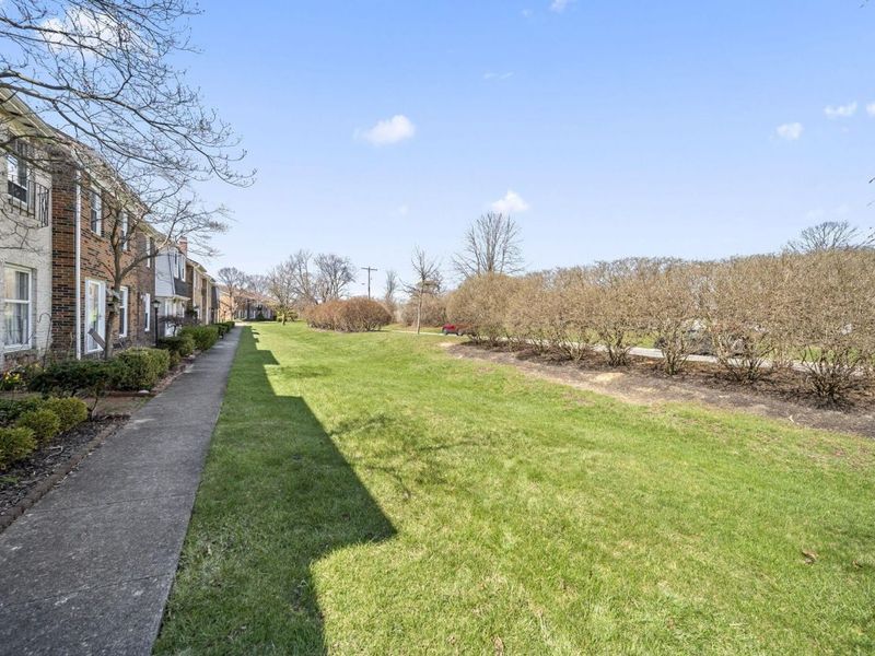 434 Pamlico Street, Unit 1, Columbus, OH 43228 Photo 5