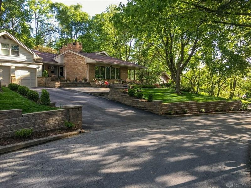 450 Ridgewood Avenue, Oakwood, OH 45409 Photo 2