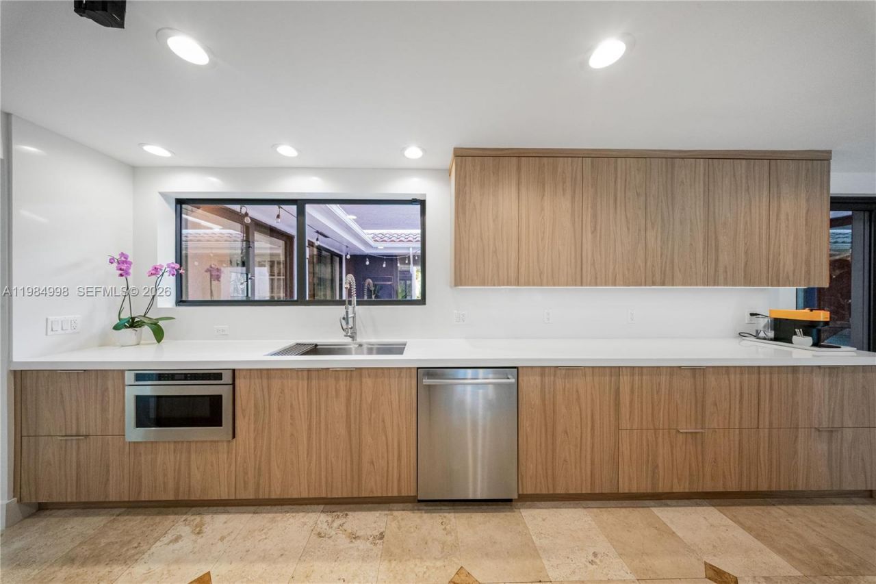 5981 SW 136th St , Pinecrest, FL 33156 Photo