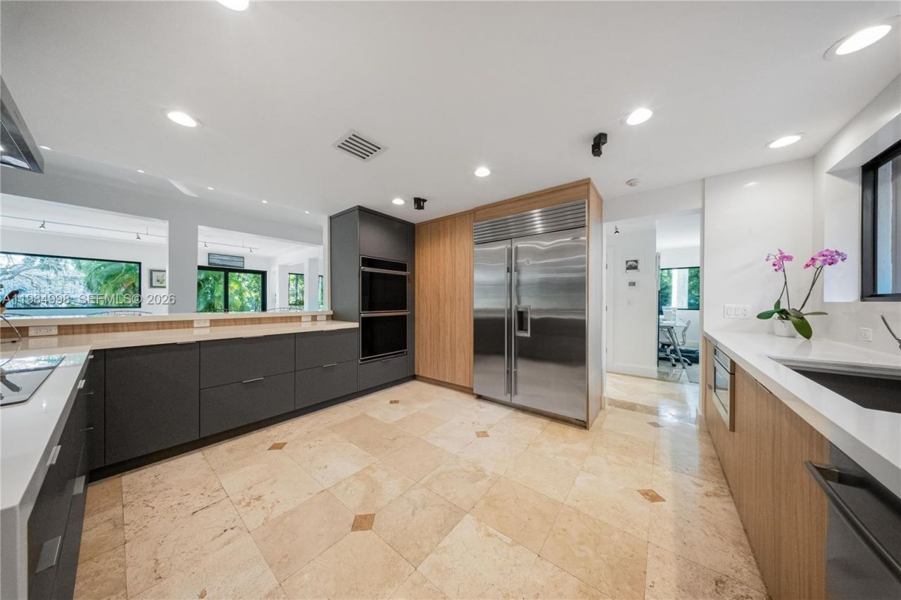 5981 SW 136th St , Pinecrest, FL 33156 Photo