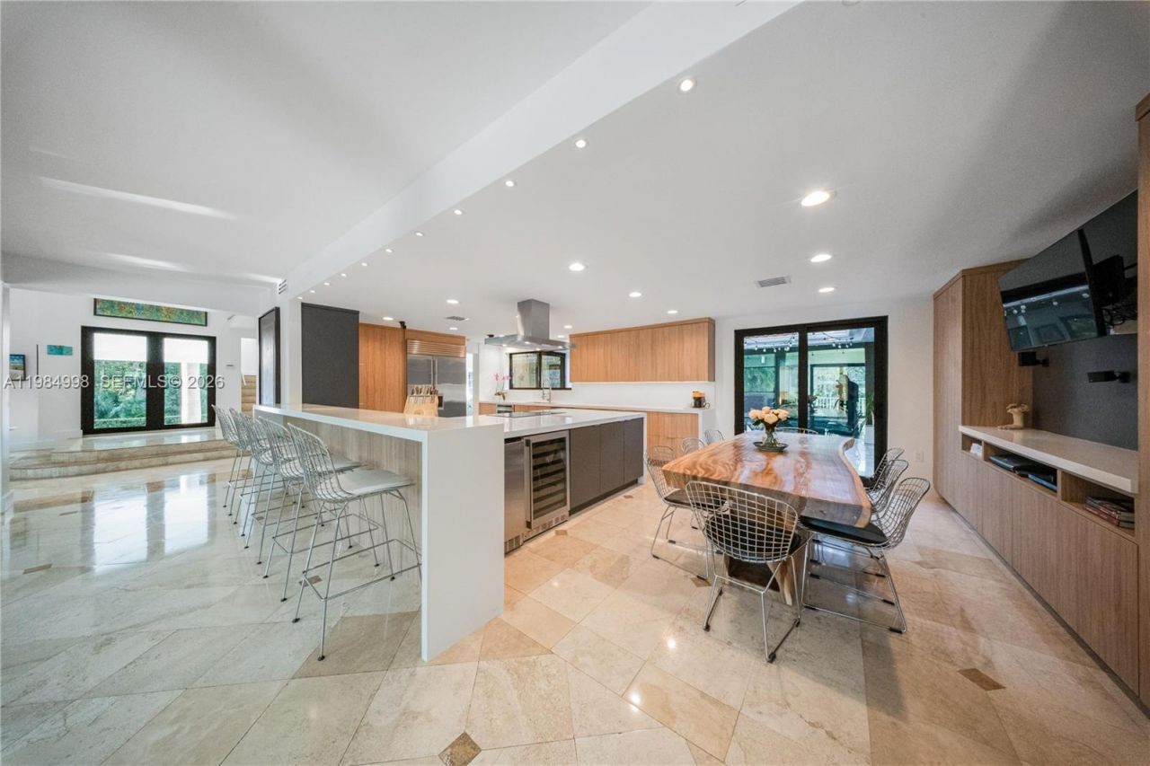 5981 SW 136th St , Pinecrest, FL 33156 Photo