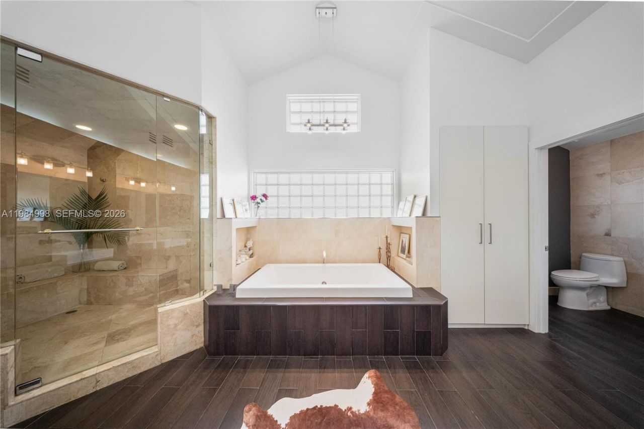 5981 SW 136th St , Pinecrest, FL 33156 Photo