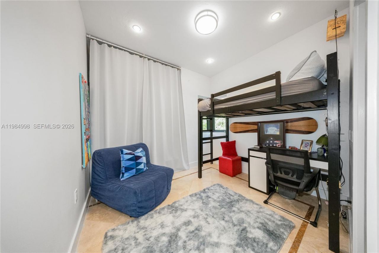 5981 SW 136th St , Pinecrest, FL 33156 Photo