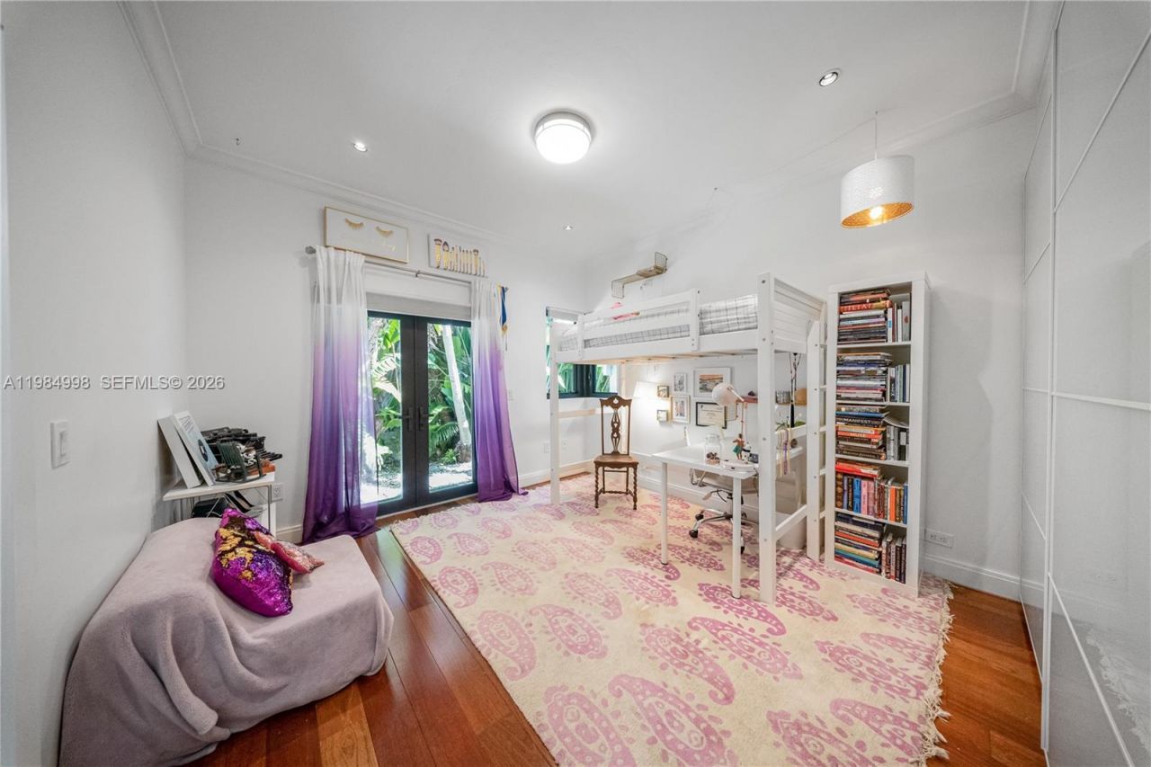 5981 SW 136th St , Pinecrest, FL 33156 Photo