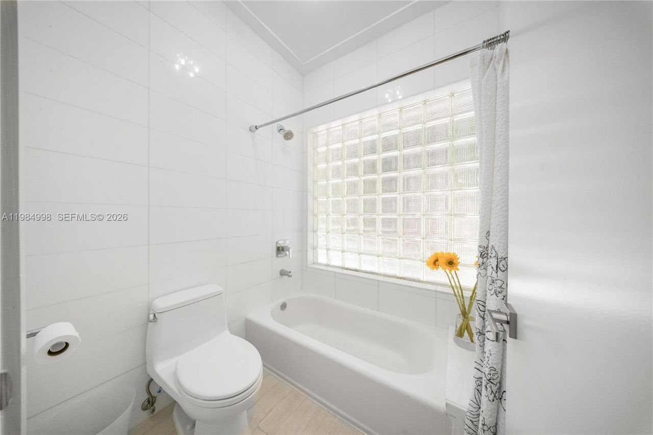 5981 SW 136th St , Pinecrest, FL 33156 Photo