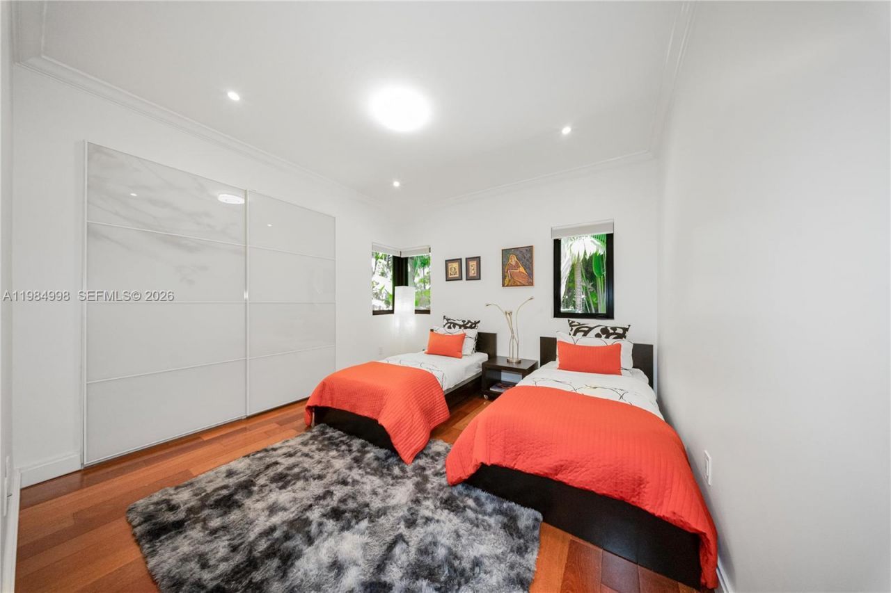 5981 SW 136th St , Pinecrest, FL 33156 Photo