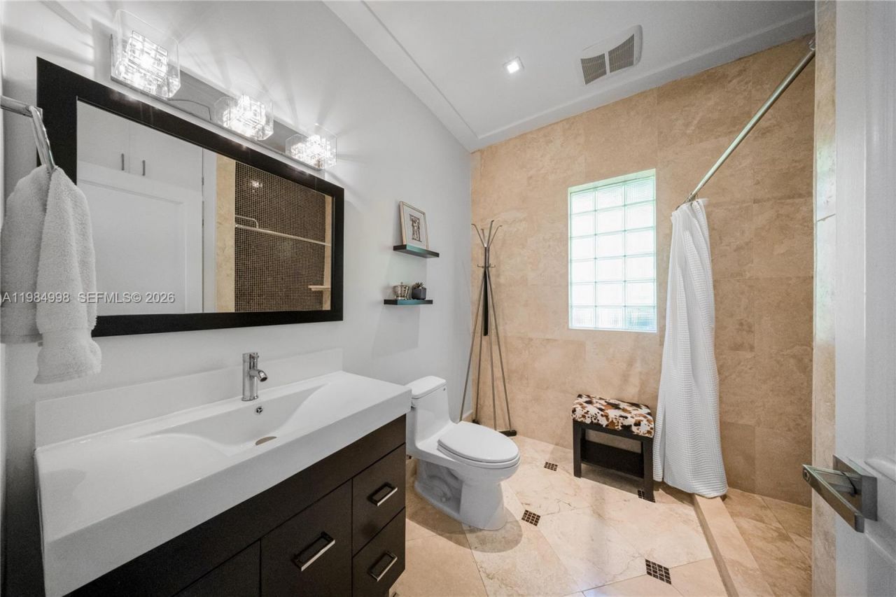 5981 SW 136th St , Pinecrest, FL 33156 Photo